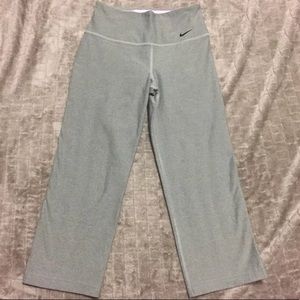 Nike grey cropped leggings